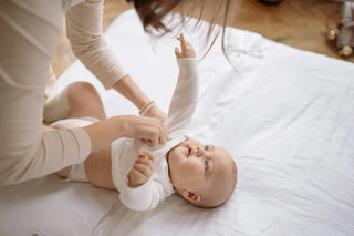 How to Dress a Newborn Infant? What I Actually Used as a Parent