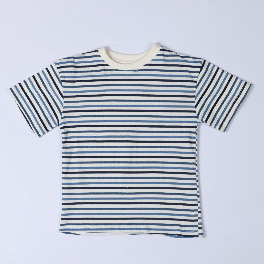 Front view of a navy blue striped t-shirt, featuring horizontal white stripes across the chest. The t-shirt is simple and casual, suitable for various activities, with the stripes creating a classic and stylish design.